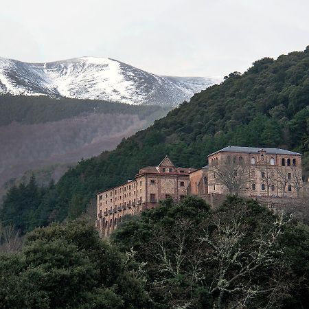 Monasterio De Santa Maria De Valvanera Anguiano Bagian luar foto