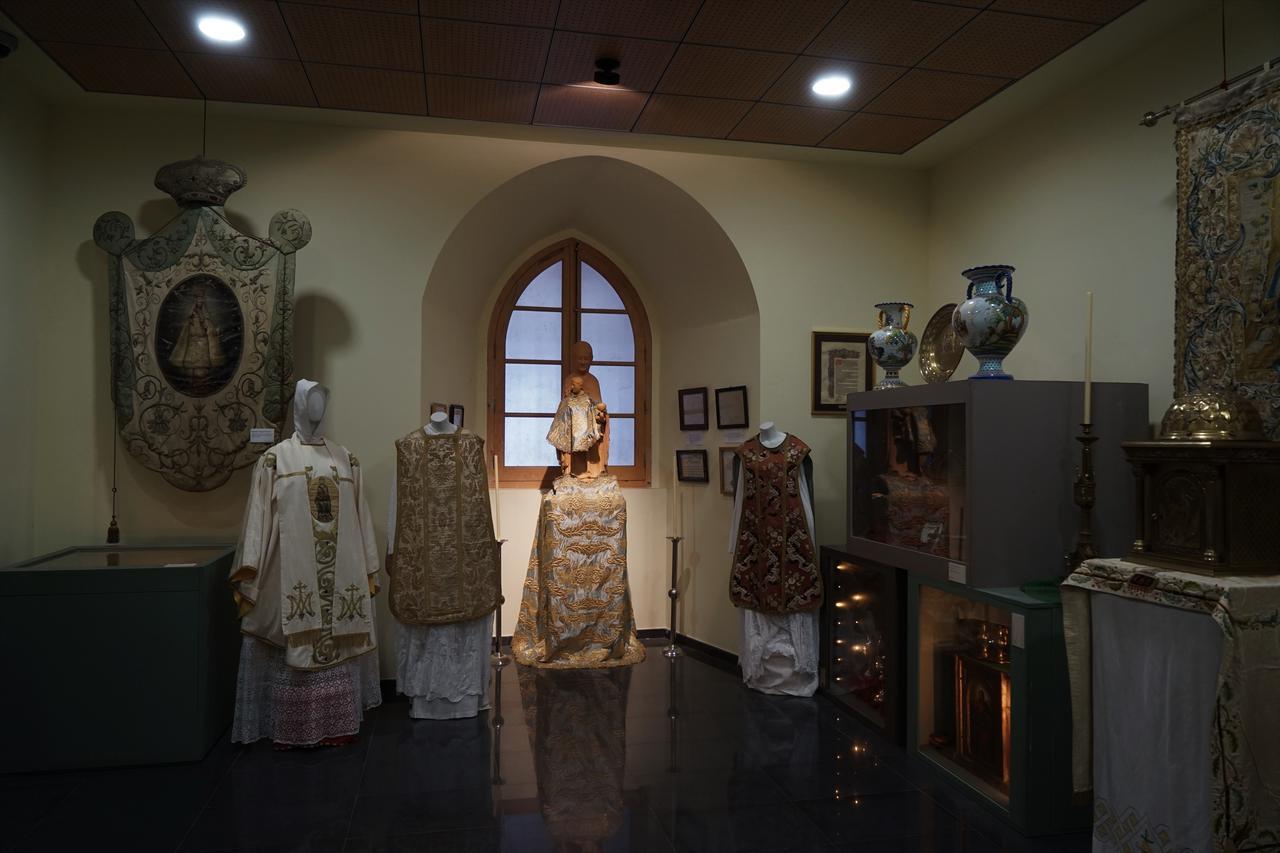 Monasterio De Santa Maria De Valvanera Anguiano Bagian luar foto
