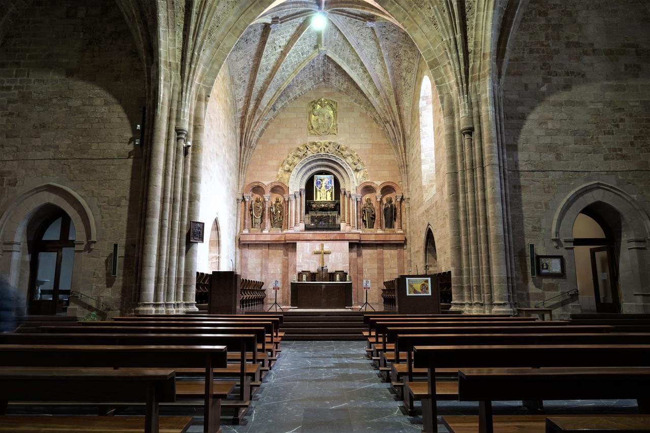 Monasterio De Santa Maria De Valvanera Anguiano Bagian luar foto