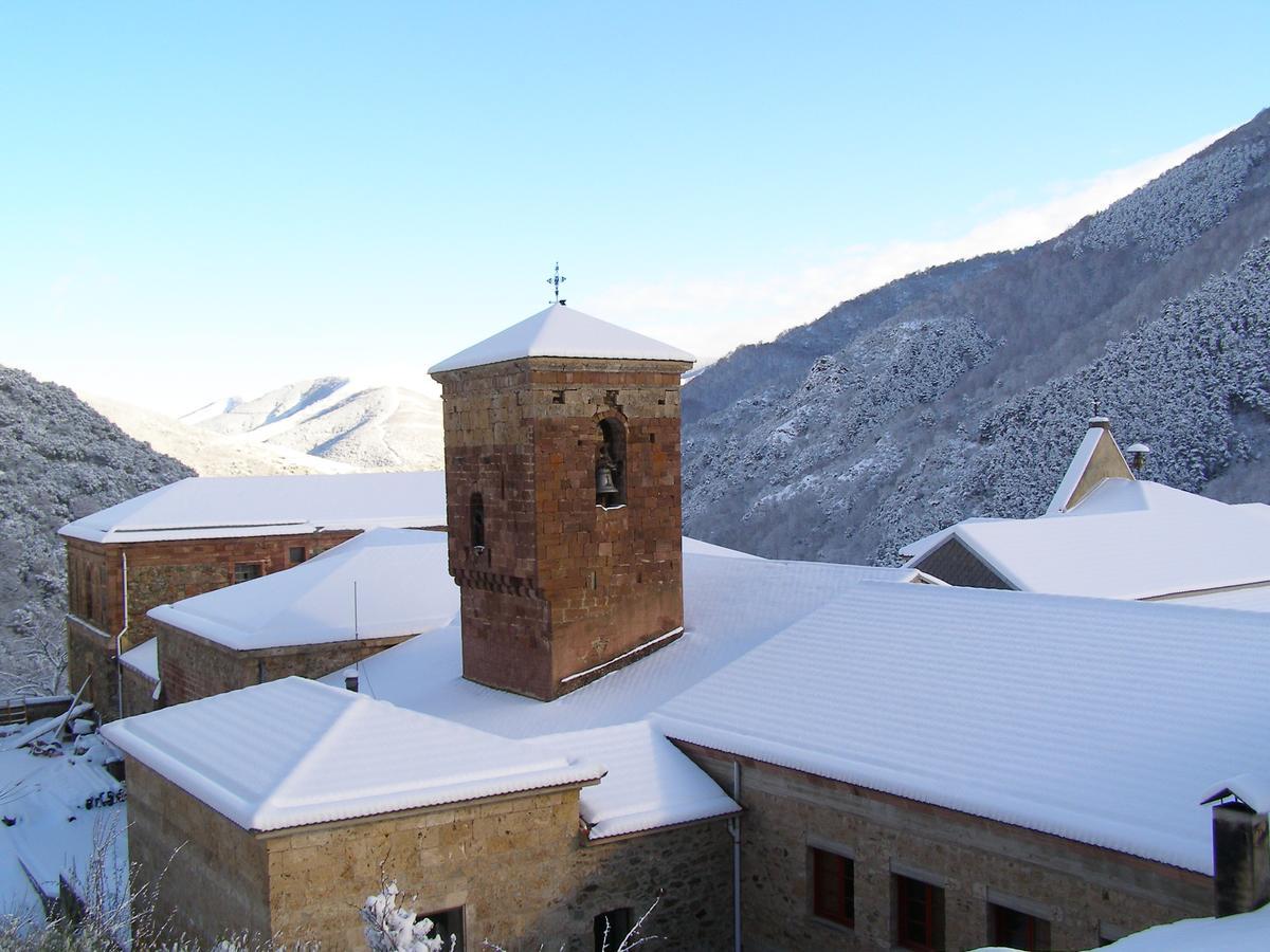 Monasterio De Santa Maria De Valvanera Anguiano Bagian luar foto