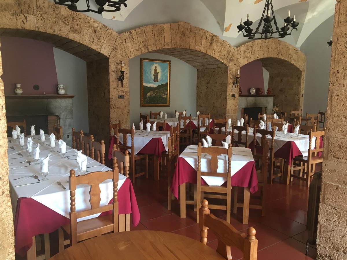 Monasterio De Santa Maria De Valvanera Anguiano Bagian luar foto