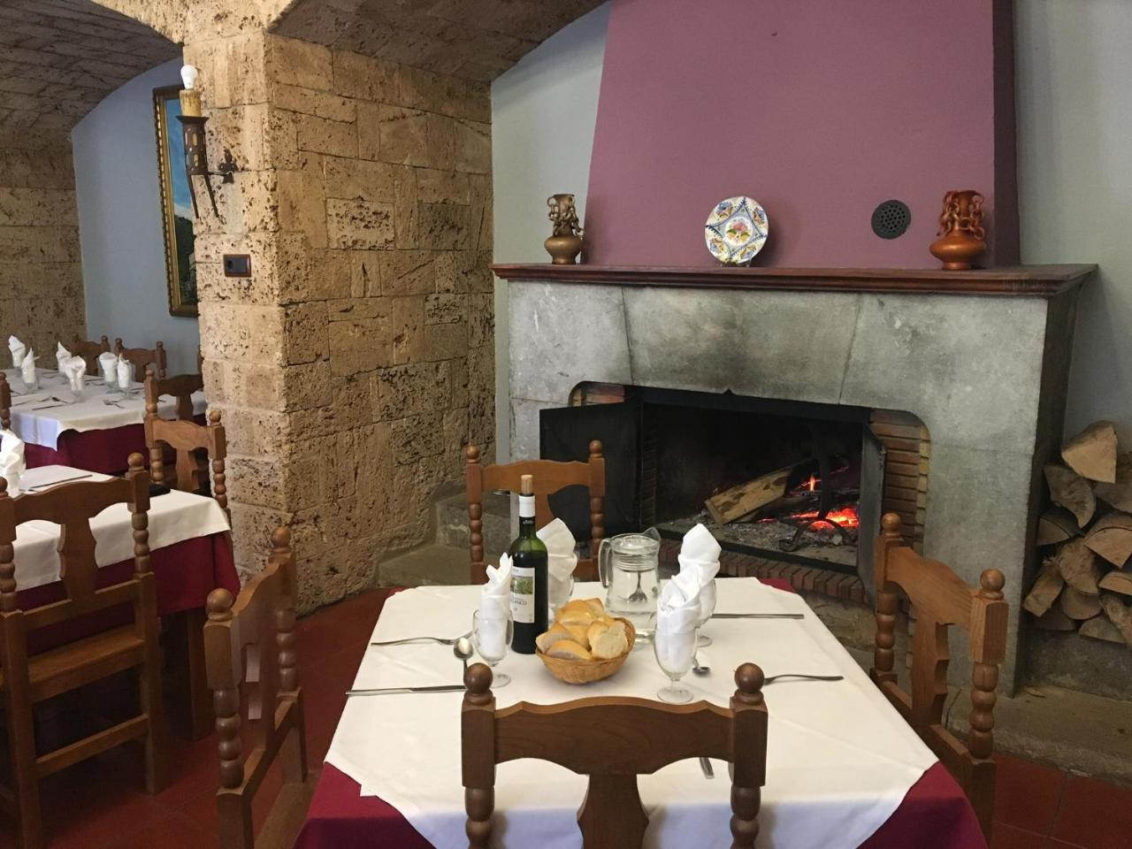 Monasterio De Santa Maria De Valvanera Anguiano Bagian luar foto